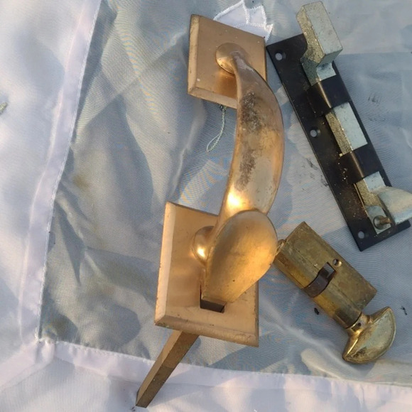 Door Handle and Lock - Picture 4 of 4